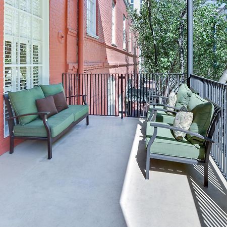 Plaza Suites Downtown New Orleans Buitenkant foto