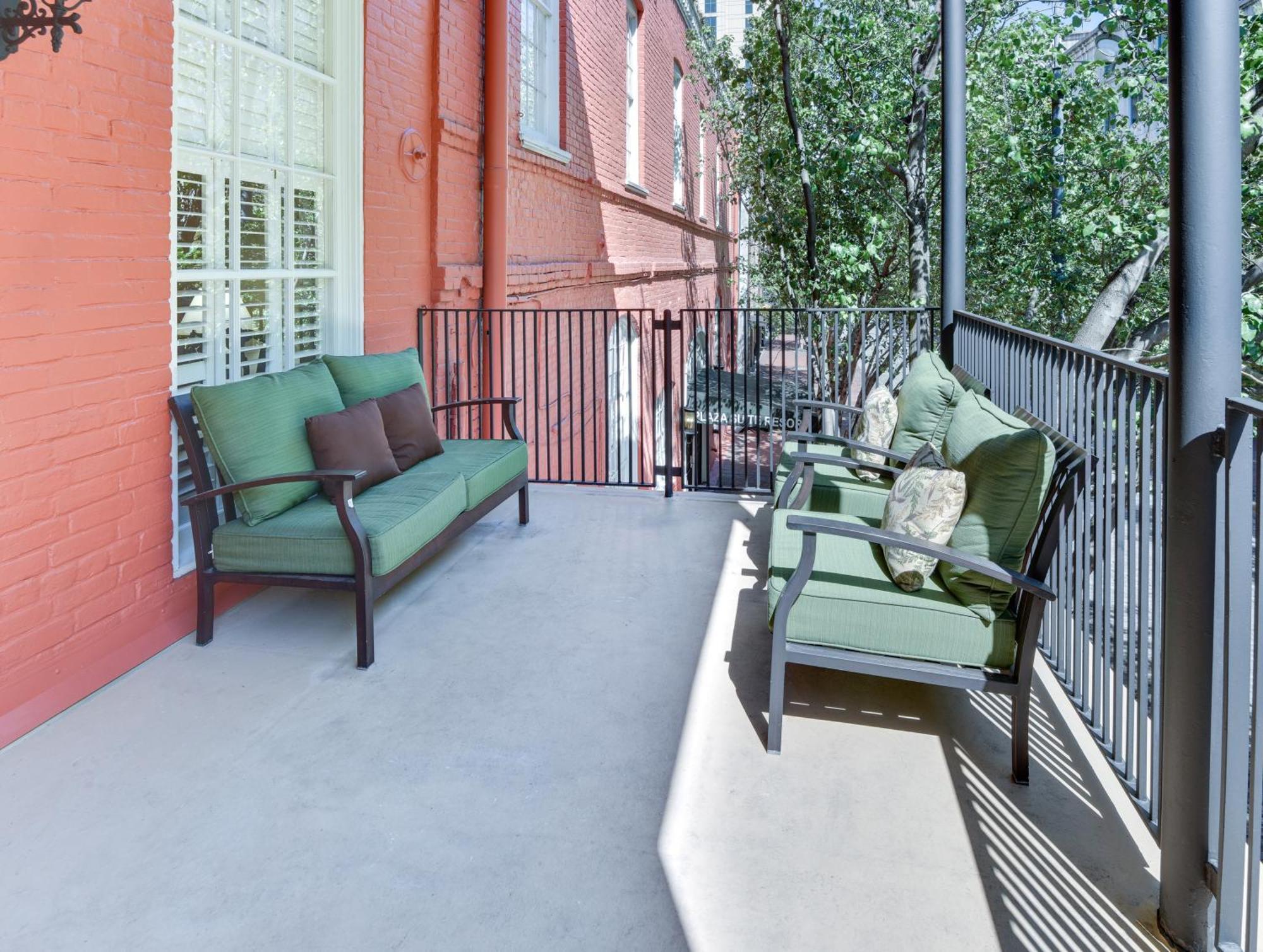 Plaza Suites Downtown New Orleans Buitenkant foto