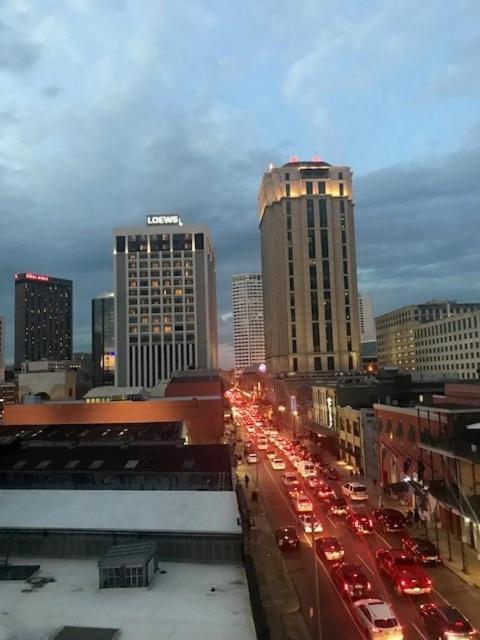 Plaza Suites Downtown New Orleans Buitenkant foto