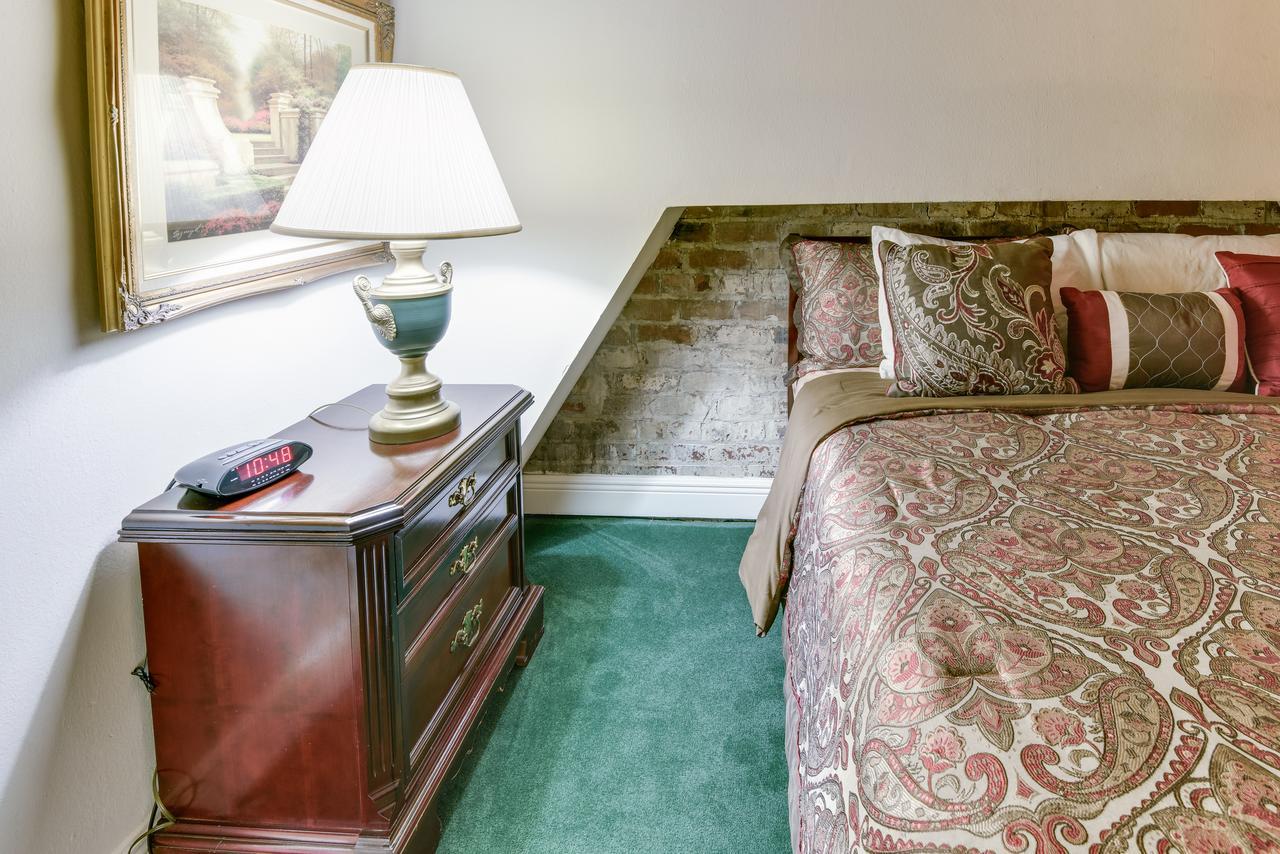 Plaza Suites Downtown New Orleans Buitenkant foto